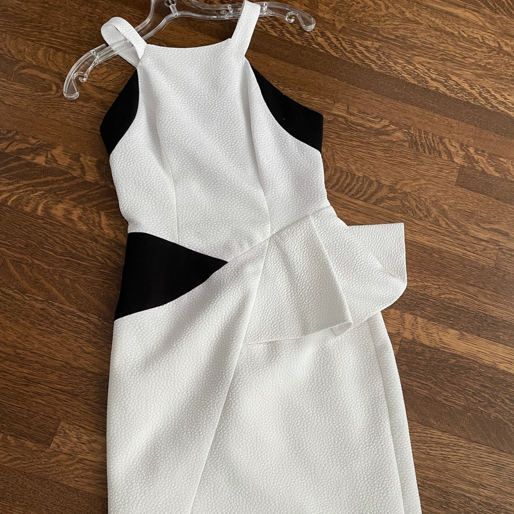 Black Halo black and white dress. Size 0.